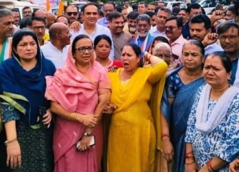 इंदौर पानी कांड पर बयान को लेकर महिला कांग्रेस का विरोध, कैलाश विजयवर्गीय से इस्तीफे की मांग | New India Times