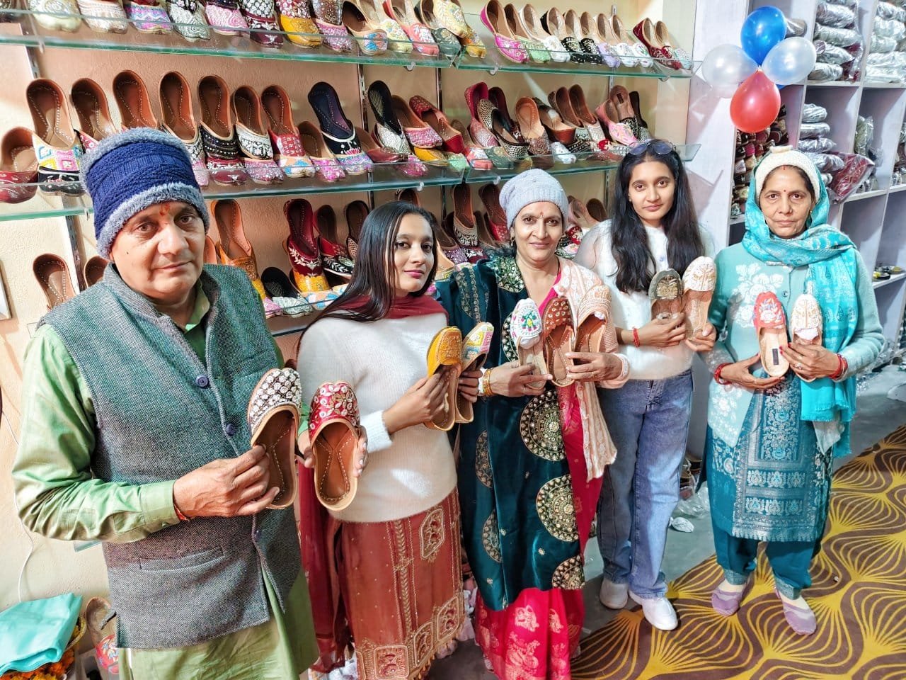 बड़ौत में जेबीएच फैशन का भव्य शुभारम्भ, पंजाबी स्पेशल फैन्सी जूतियों की हुई प्रदर्शनी | New India Times