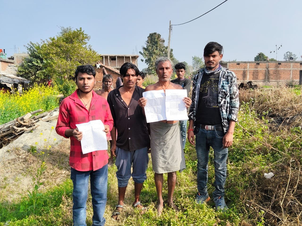 भैरों मंदिर और ग्रामीणों का सैकड़ों साल पुराना रास्ता बंद, श्रद्धालुओं में आक्रोश, प्रशासन चुप | New India Times
