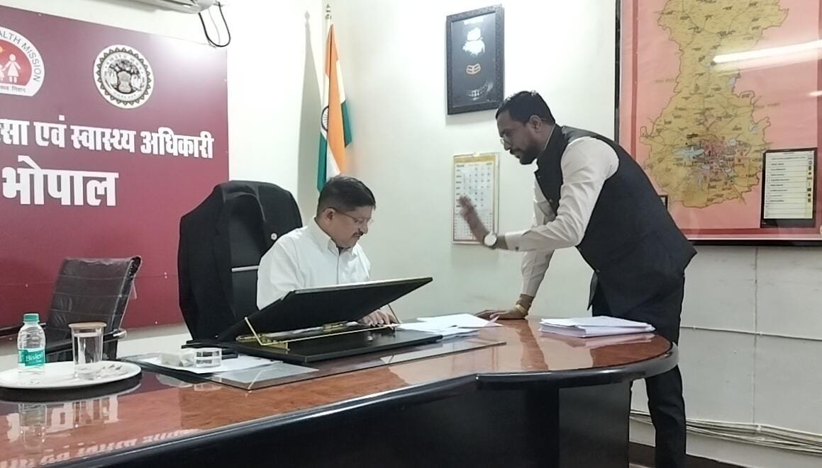 भोपाल में फर्जी अस्पतालों का संगठित खेल : सीएमएचओ डॉ. मनीष शर्मा पर संरक्षण देने का लगा गंभीर आरोप | New India Times