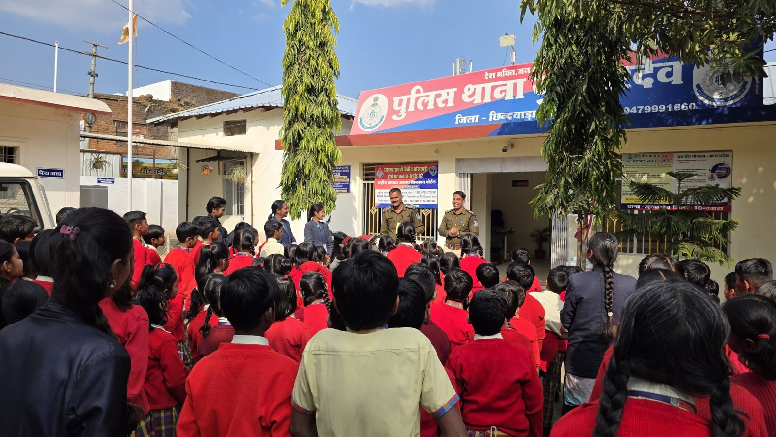 जुन्नारदेव थाना में स्कूली बच्चों को पुलिस अनुशासन व सड़क सुरक्षा के प्रति किया गया जागरूक | New India Times
