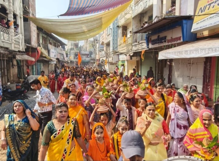 मेघनगर में हिंदू सम्मेलन का आयोजन, नगर के मुख्य मार्गों से निकली भव्य कलश एवं शोभा यात्रा 4 मेघनगर में हिंदू सम्मेलन का आयोजन, नगर के मुख्य मार्गों से निकली भव्य कलश एवं शोभा यात्रा | New India Times