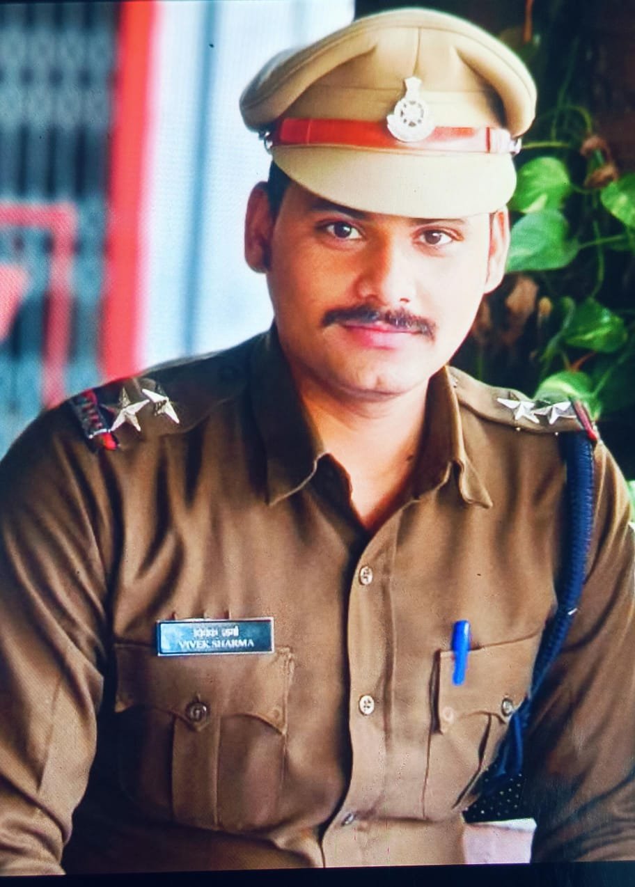 उप निरीक्षक विवेक शर्मा ने समय रहते  CPR देकर बचाई युवक की जान | New India Times