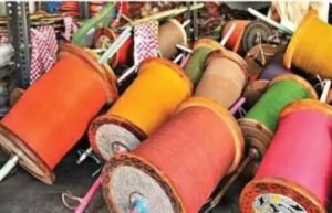 इंदौर में चाइनीज मांझा बना काल: 4 घंटे में 3 युवकों के गले कटे, एक की मौत, 15 लाख का मांझा जब्त 2 इंदौर में चाइनीज मांझा बना काल: 4 घंटे में 3 युवकों के गले कटे, एक की मौत, 15 लाख का मांझा जब्त | New India Times