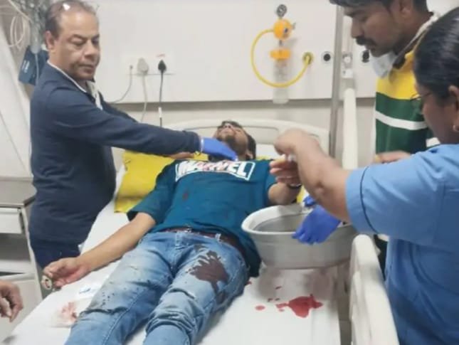 इंदौर में चाइनीज मांझा बना काल: 4 घंटे में 3 युवकों के गले कटे, एक की मौत, 15 लाख का मांझा जब्त 1 इंदौर में चाइनीज मांझा बना काल: 4 घंटे में 3 युवकों के गले कटे, एक की मौत, 15 लाख का मांझा जब्त | New India Times