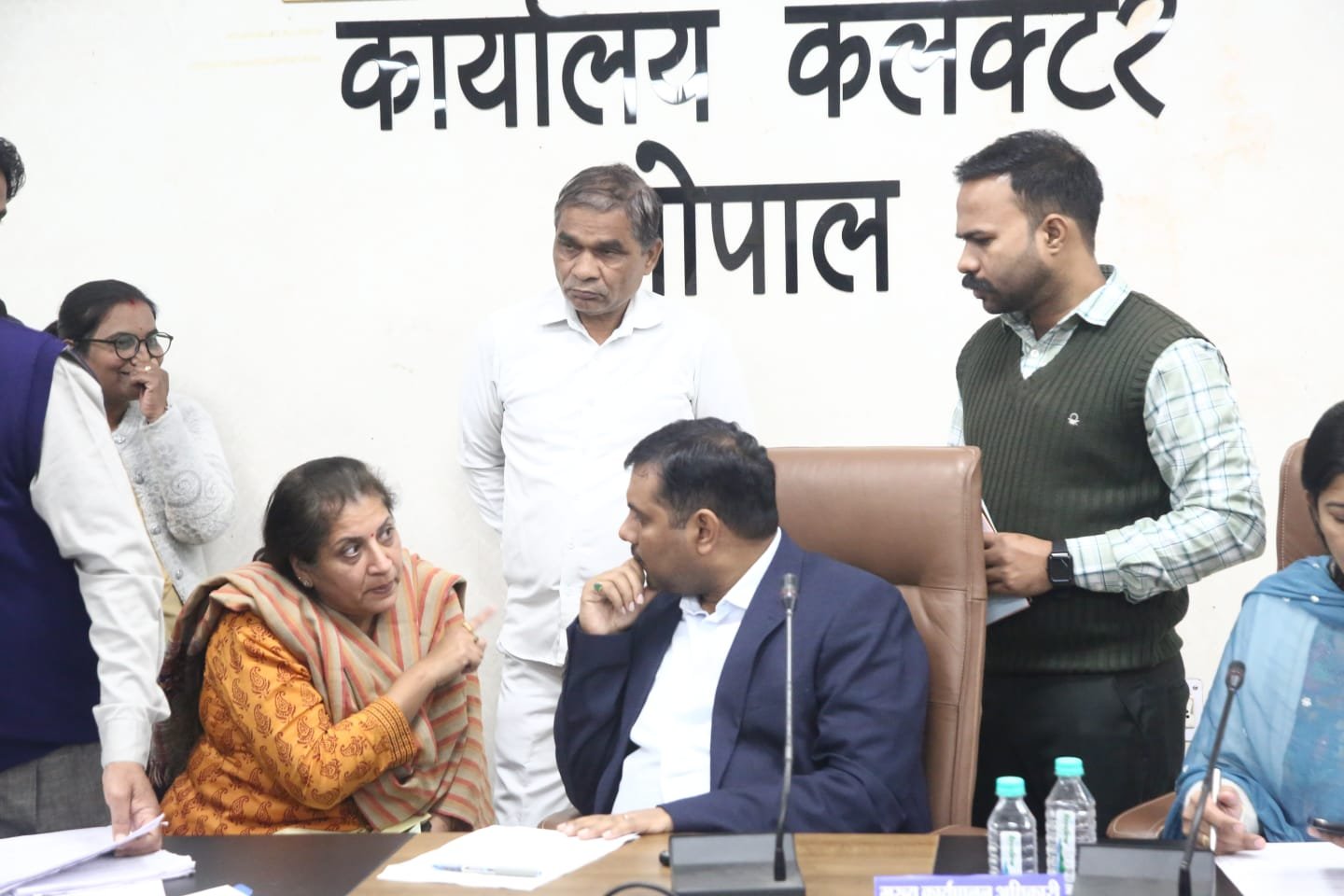 जनसुनवाई में कलेक्टर ने नागरिकों की सुनीं समस्याएं, 145 आवेदनों पर हुई सुनवाई | New India Times