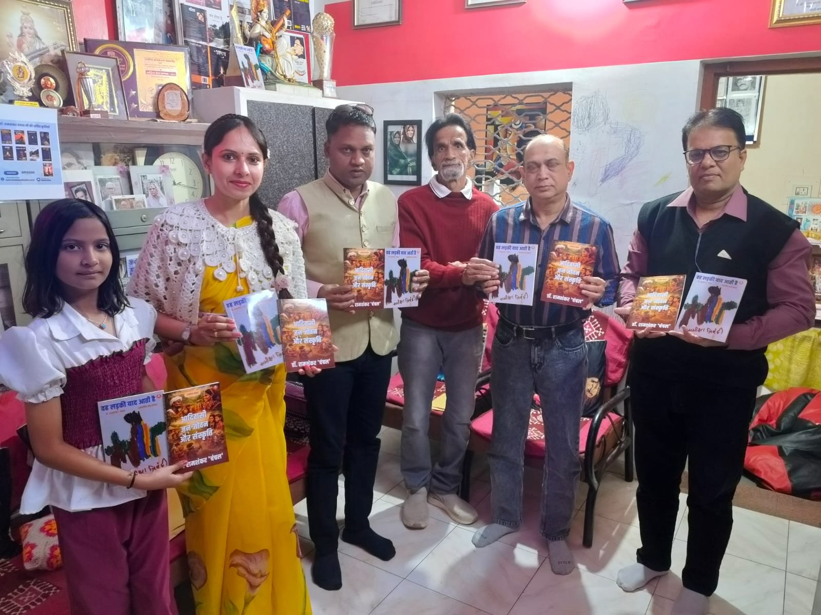 उषा राज साहित्य अकादमी में डॉ. रामशंकर चंचल की दो अद्भुत साहित्यिक कृतियों का हुआ विमोचन 1 उषा राज साहित्य अकादमी में डॉ. रामशंकर चंचल की दो अद्भुत साहित्यिक कृतियों का हुआ विमोचन | New India Times