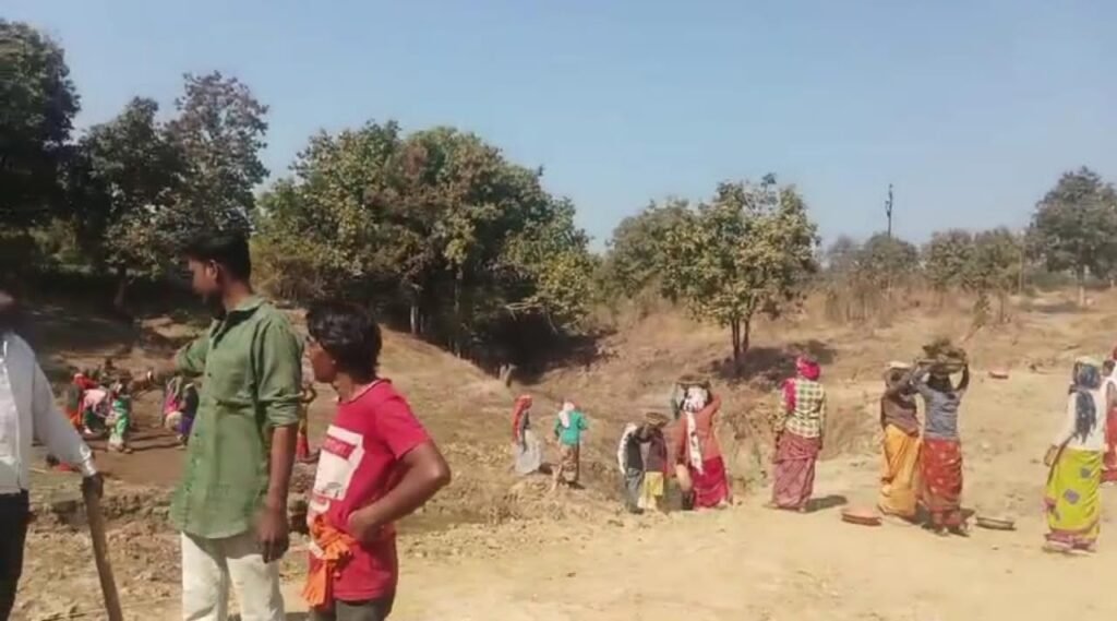 जुन्नारदेव में मनरेगा (जी-राम-जी) योजना के मजदूरों को 10 हफ्तों से नहीं मिली मजदूरी, आर्थिक तंगी से जूझ रहे ग्रामीण | New India Times