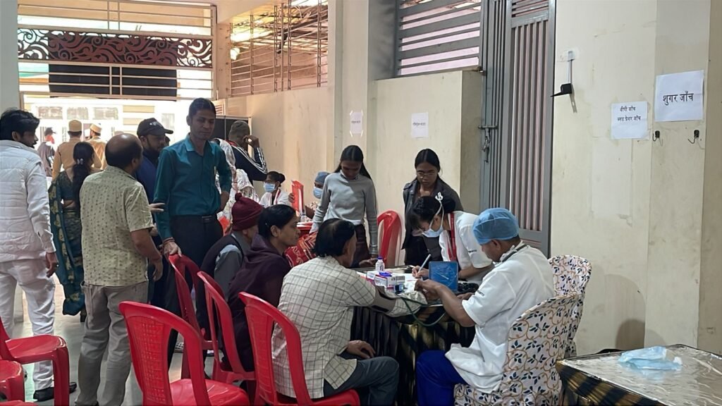 झाबुआ युवा व्यापारी एसोसिएशन का निःशुल्क स्वास्थ्य शिविर सफल, 300 से अधिक लोगों ने लिया लाभ | New India Times