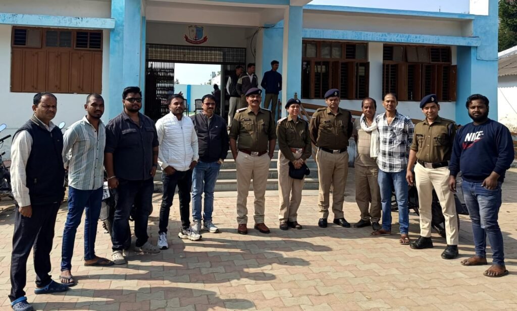 आरपीएफ पोस्ट जुन्नारदेव द्वारा यात्रियों एवं छात्रों को ज्वलनशील-विस्फोटक पदार्थों के विरुद्ध किया जागरूक | New India Times