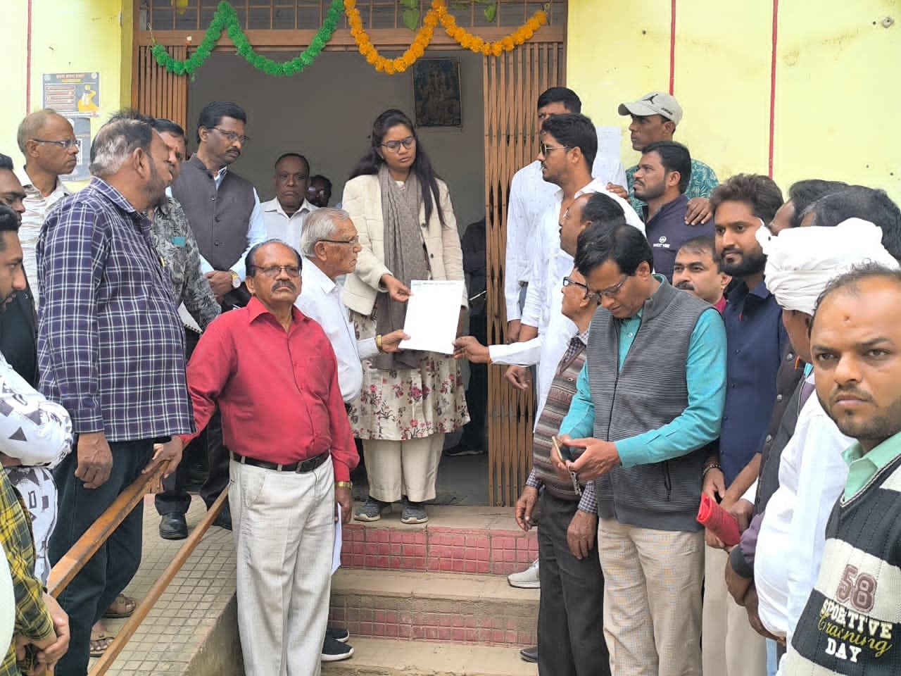 मतदाता सूची में हेरफेर का आरोप: युवा कांग्रेस ने भाजपा पर लगाया वोट चोरी का आरोप, कलेक्टर के नाम सौंपा ज्ञापन | New India Times