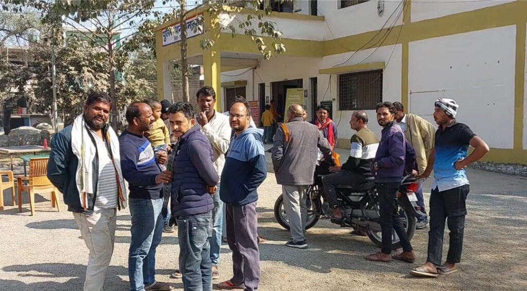 अमानगंज में खाकी सुस्त, चोर मस्त: घर के सामने से 60 बोरी उड़द से लदी पिकअप चोरी, पुलिस गश्त पर सवाल | New India Times