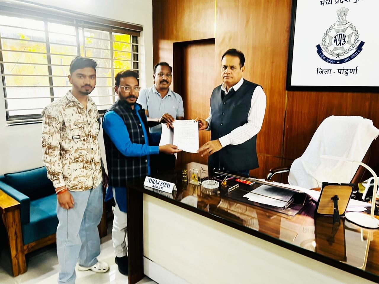 पांढुर्णा में अवैध कारोबार व गौ तस्करी पर सख्ती की मांग, कांग्रेस-युवकों ने सौंपा ज्ञापन | New India Times