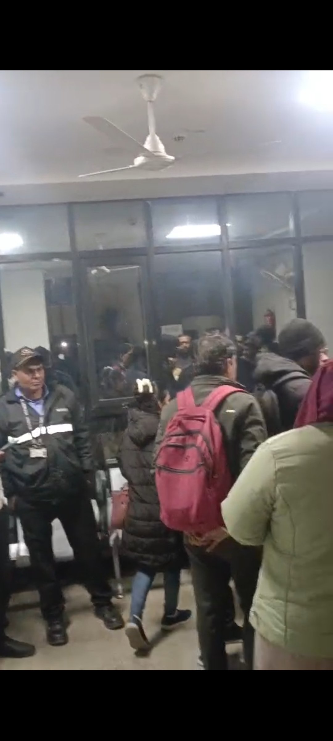 हमीदिया हॉस्पिटल के कर्मचारियों को चार महीने से नहीं मिला वेतन , एजाइल कंपनी पर एरियर न देने का भी लगा आरोप | New India Times