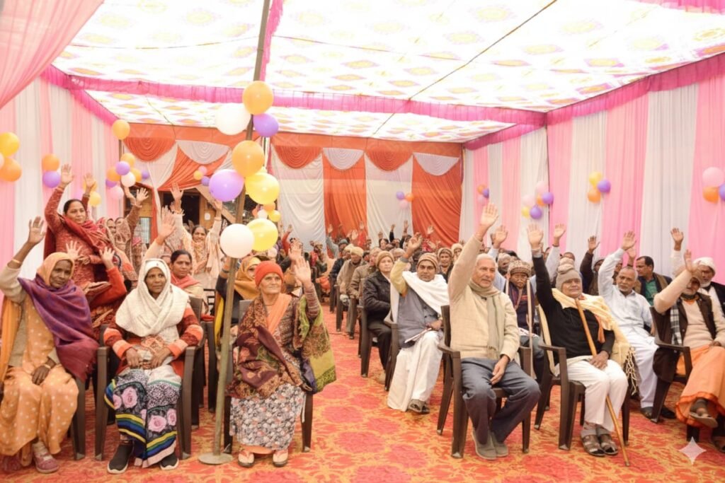 नववर्ष पर मानवीय पहल: डीएम दुर्गा शक्ति नागपाल ने मिठाई और कंबल बाँटकर दिया संवेदना व सेवा का संदेश 3 नववर्ष पर मानवीय पहल: डीएम दुर्गा शक्ति नागपाल ने मिठाई और कंबल बाँटकर दिया संवेदना व सेवा का संदेश | New India Times