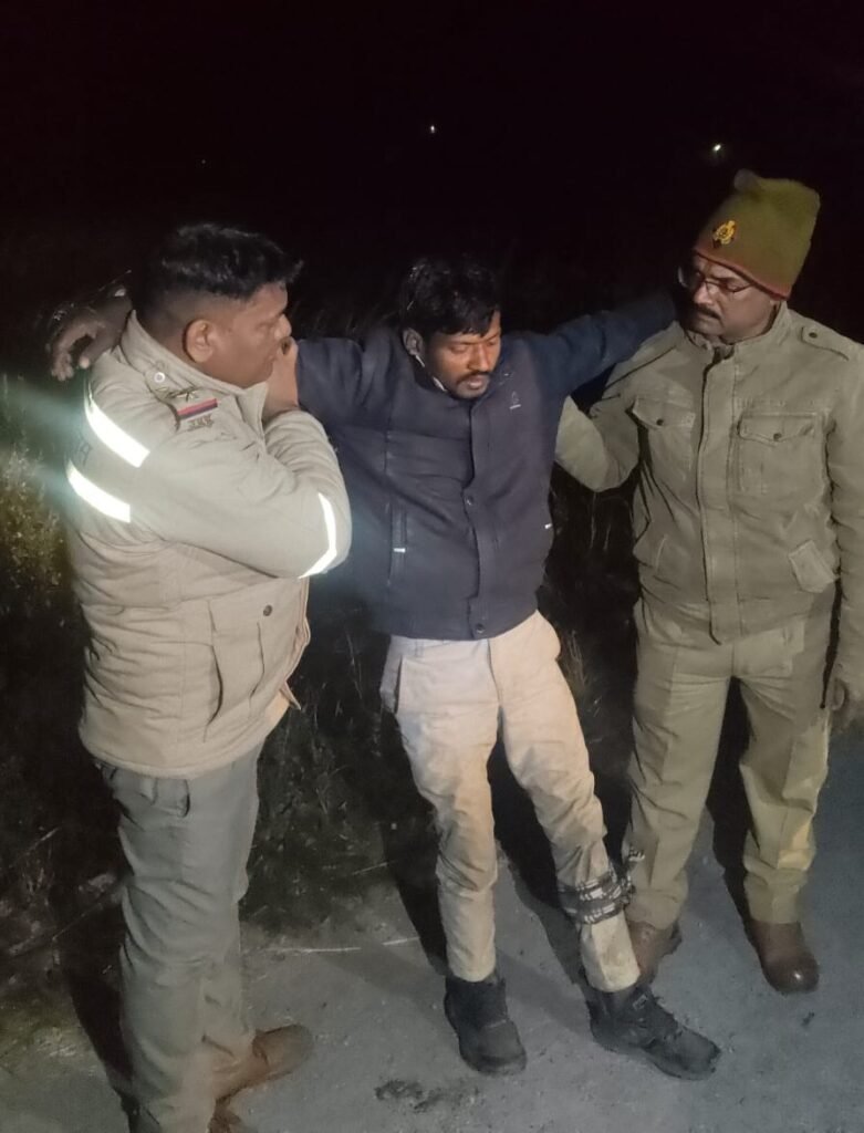 सोनभद्र में पुलिस–गौ तस्करों की मुठभेड़, 2 गौ तस्कर गोली लगने से घायल व गिरफ्तार | New India Times