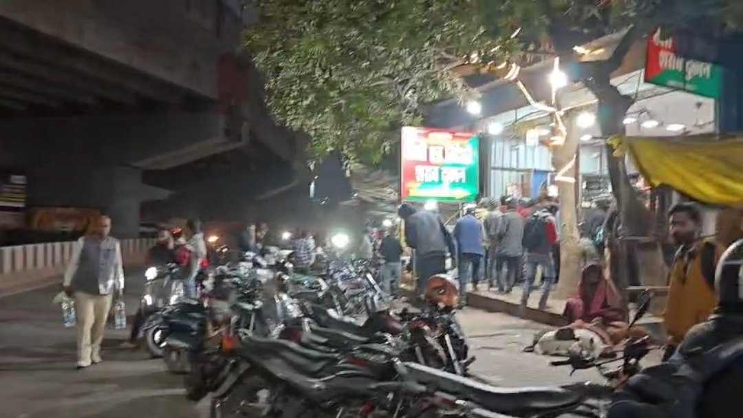 सुभाष नगर में शराब दुकान से बिगड़ी यातायात व्यवस्था, पैदल मार्ग बंद होने से बढ़ा हादसों का खतरा | New India Times