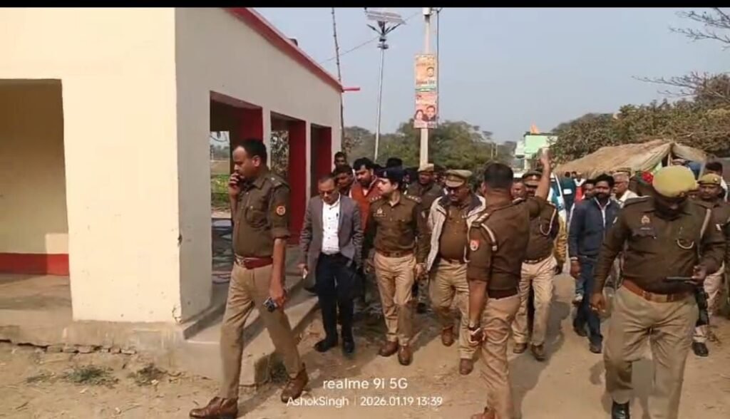 सोनभद्र में शिव मंदिर की दीवार पर पेशाब करने का आरोप, जातिसूचक शब्दों के इस्तेमाल का मामला; 10 नामजद पर FIR दर्ज | New India Times