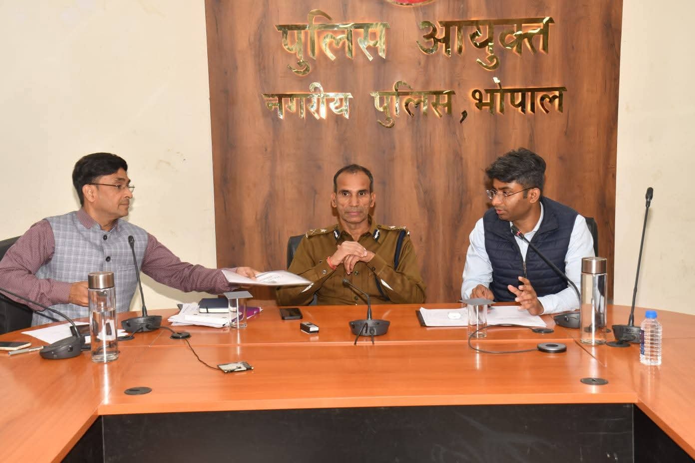 क्राइम ब्रांच संबंधित थाना स्टॉफ के साथ समन्वय बनाकर टीम भावना से करें कार्य : पुलिस आयुक्त श्री संजय कुमार 1 क्राइम ब्रांच संबंधित थाना स्टॉफ के साथ समन्वय बनाकर टीम भावना से करें कार्य : पुलिस आयुक्त श्री संजय कुमार | New India Times