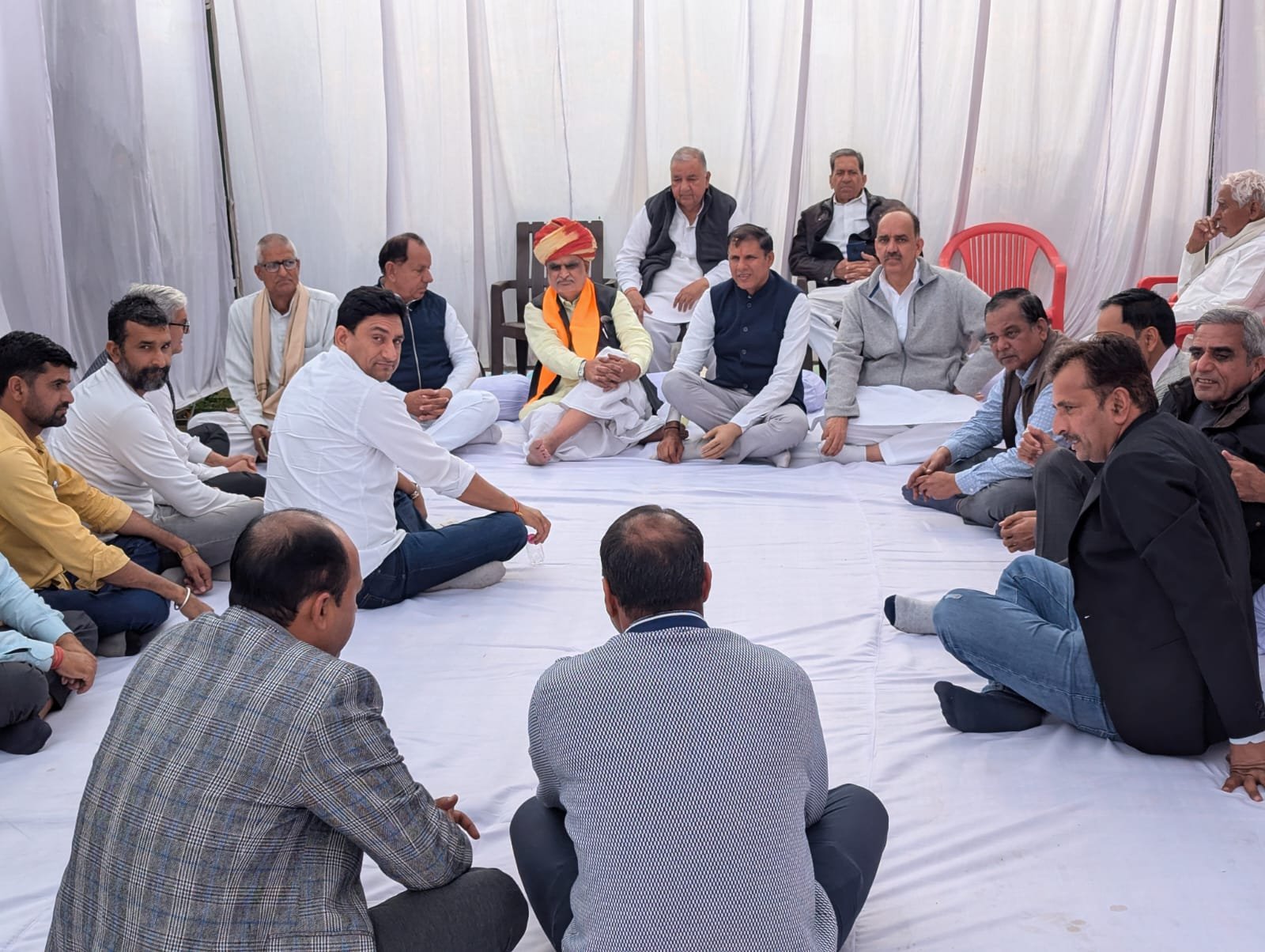 सीकर: स्व. एडवोकेट रामावतार महरिया की संवेदना सभा में उमड़ा जनसैलाब, प्रदेश के दिग्गजों ने दी श्रद्धांजलि | New India Times