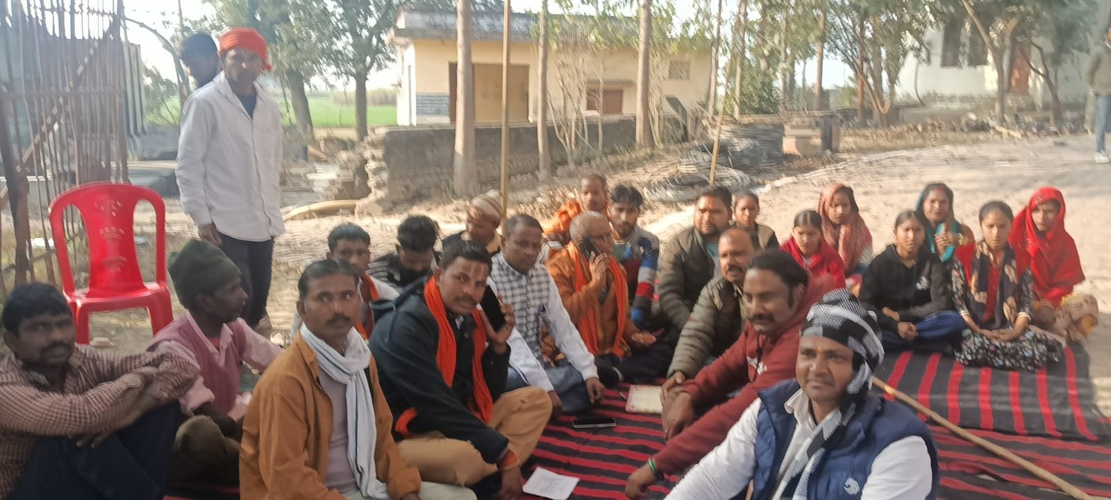 बिजली पावर हाउस की कार्यप्रणाली से नाराज़ अंतर्राष्ट्रीय हिंदू परिषद व बजरंग दल का धरना, चार सूत्री मांगों को लेकर क्रमिक अनशन शुरू | New India Times