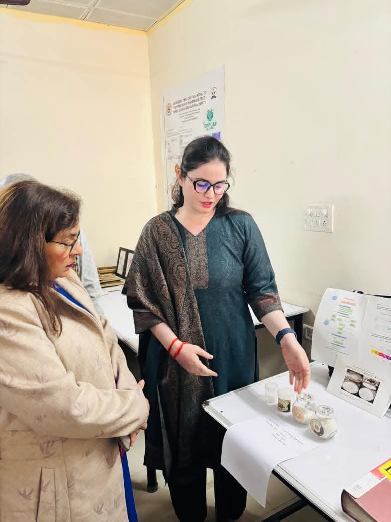 डॉ. मानसी द्विवेदी का शोध बना किसानों के लिए वरदान, स्ट्रॉबेरी को लंबे समय तक सुरक्षित रखने की प्राकृतिक तकनीक विकसित 1 डॉ. मानसी द्विवेदी का शोध बना किसानों के लिए वरदान, स्ट्रॉबेरी को लंबे समय तक सुरक्षित रखने की प्राकृतिक तकनीक विकसित | New India Times