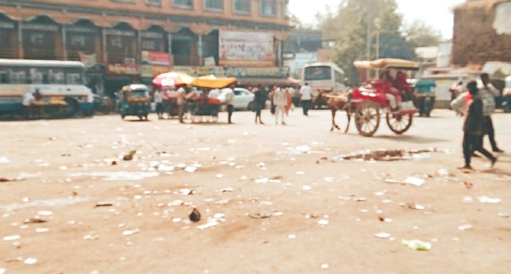 पुष्पक बस स्टैंड बना गंदगी और बदबू का केंद्र, यात्री परेशान, उपभोक्ता अधिकार संगठन ने नगर निगम पर उठाए सवाल | New India Times