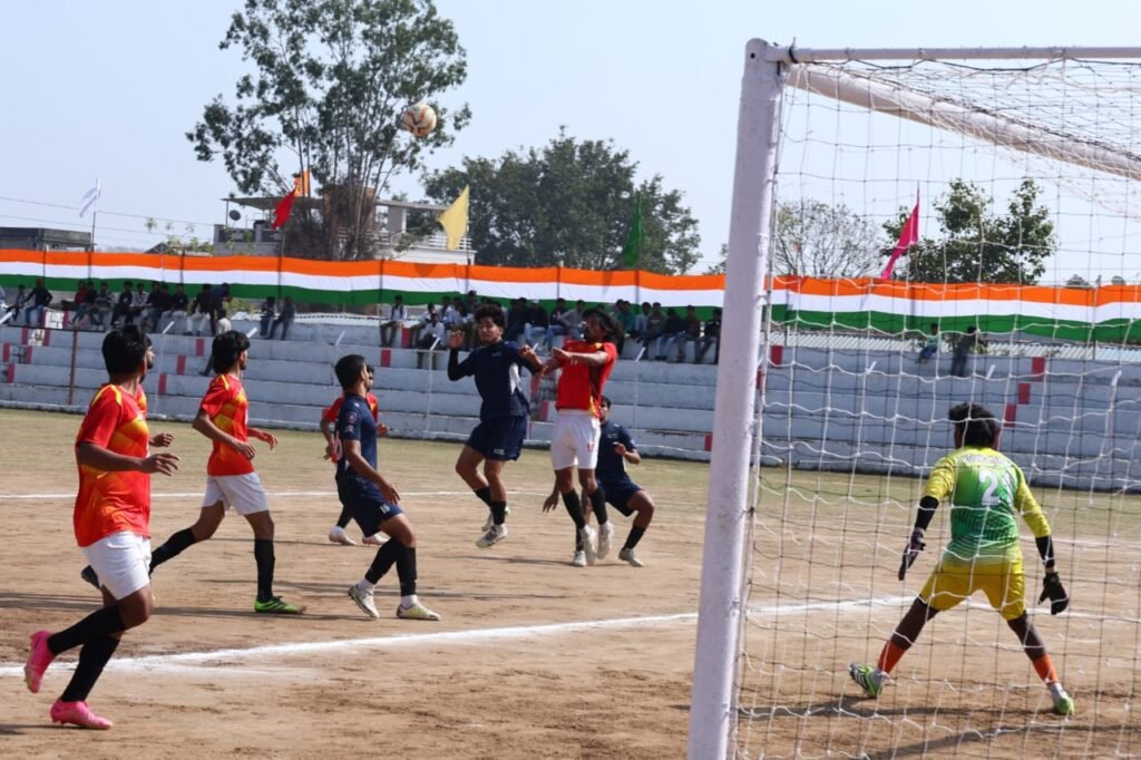 ब्लैक डायमंड फुटबॉल टूर्नामेंट: वाराणसी और रायसेन ने सेमीफाइनल में बनाई जगह 2 ब्लैक डायमंड फुटबॉल टूर्नामेंट: वाराणसी और रायसेन ने सेमीफाइनल में बनाई जगह | New India Times