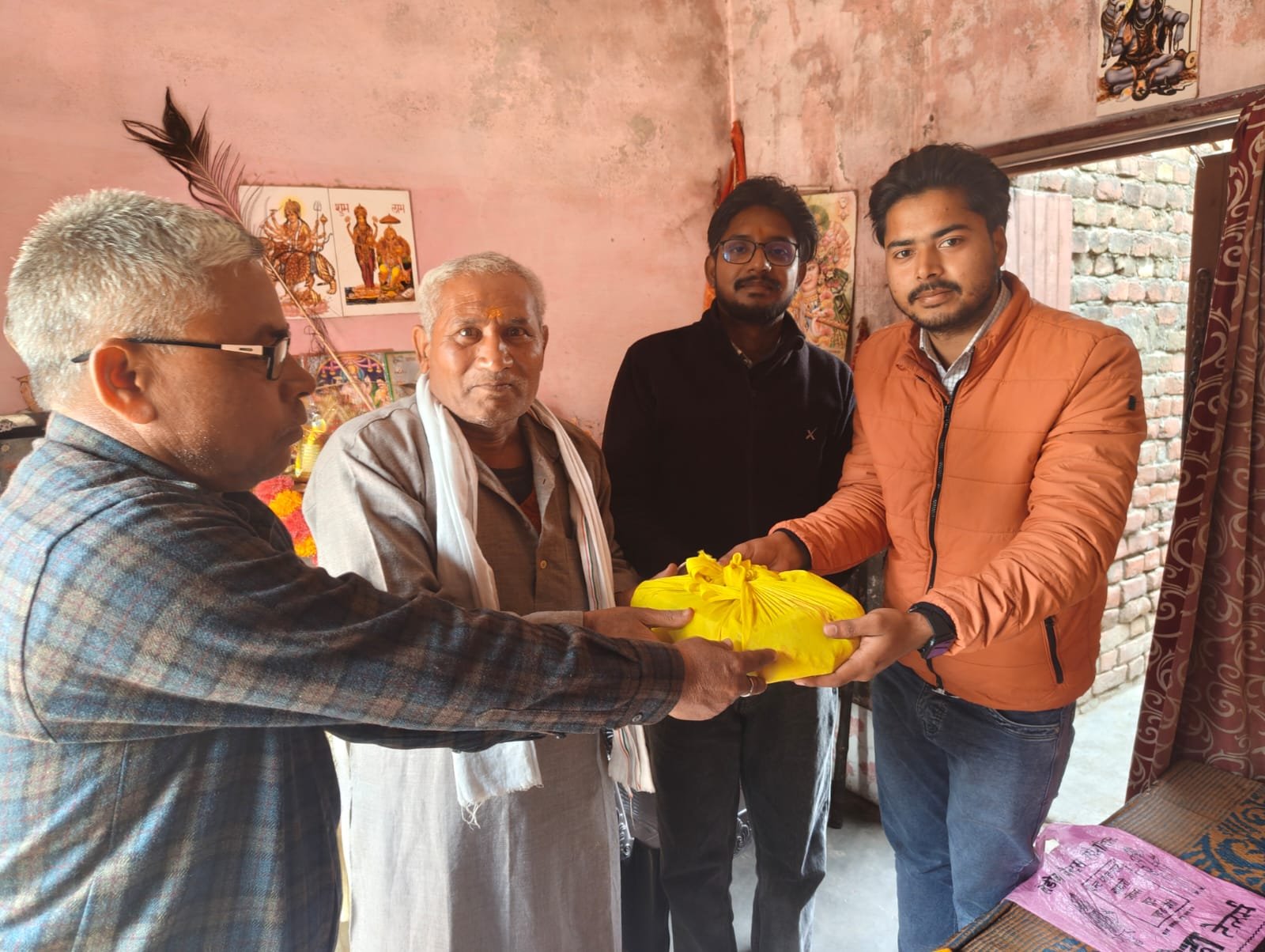 मितौलगढ़ नरेश महाराज लोने सिंह की दुर्लभ पांडुलिपियों का ऐतिहासिक हस्तांतरण संपन्न, शोध व संरक्षण की पहल | New India Times