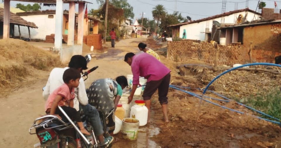 खबर का असर, पीएचई ने लिया संज्ञान, ग्राम मेहंदी ढ़ाना में हर घर नल से पहुंचा पानी | New India Times