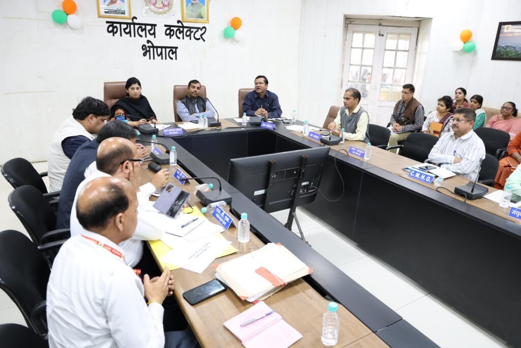 कलेक्टर कौशलेंद्र विक्रम सिंह ने दिए सख्त निर्देश, 2 दिन में नामांतरण प्रकरणों का करें निराकरण 2 कलेक्टर कौशलेंद्र विक्रम सिंह ने दिए सख्त निर्देश, 2 दिन में नामांतरण प्रकरणों का करें निराकरण | New India Times