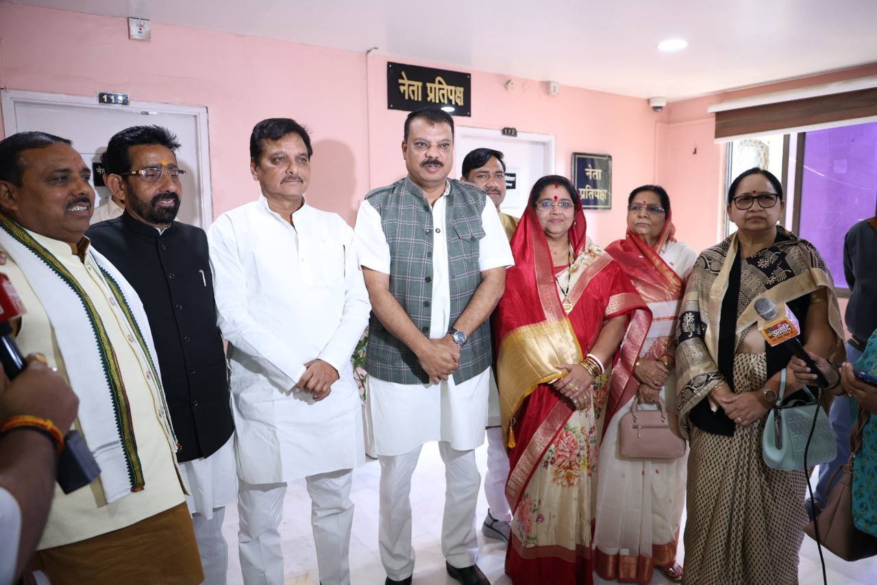 बजट सत्र के पहले दिन कांग्रेस आक्रामक, नेता प्रतिपक्ष उमंग सिंघार ने भागीरथपुरा दूषित पानी मामले पर सरकार को घेरा | New India Times