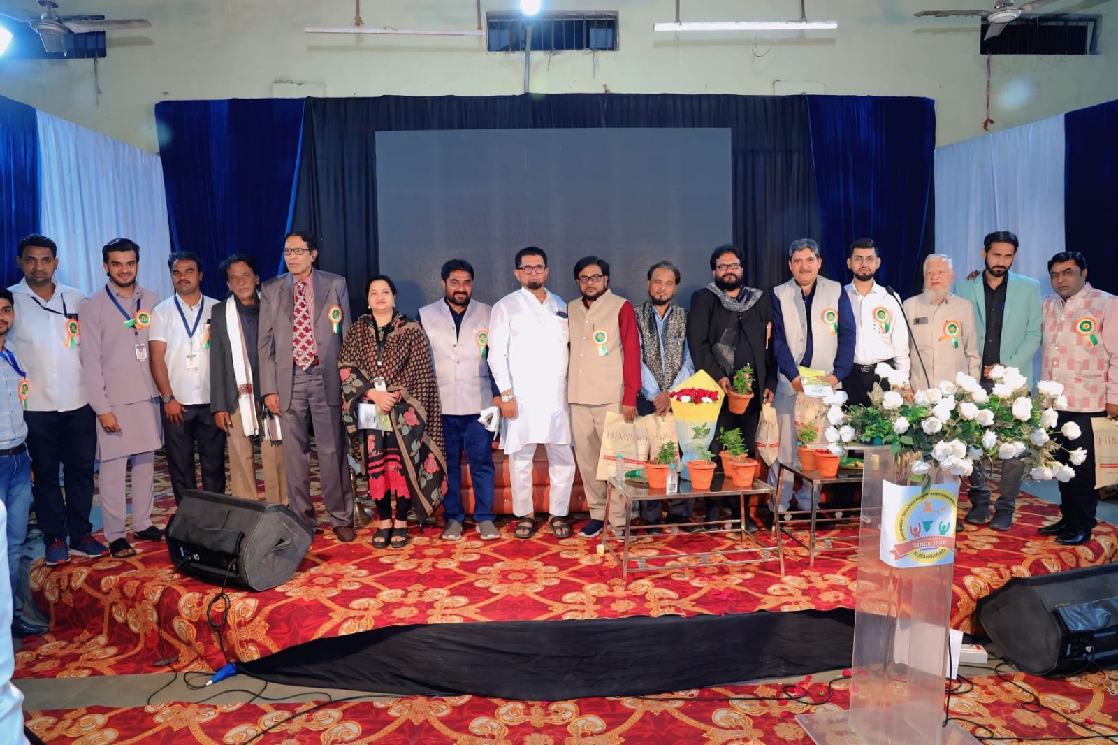 औरंगाबाद में अखिल भारतीय मुशायरा संपन्न, उर्दू भाषा और साहित्य के विकास में शहर की भूमिका अविस्मरणीय: डॉ. महताब आलम 1 औरंगाबाद में अखिल भारतीय मुशायरा संपन्न, उर्दू भाषा और साहित्य के विकास में शहर की भूमिका अविस्मरणीय: डॉ. महताब आलम | New India Times