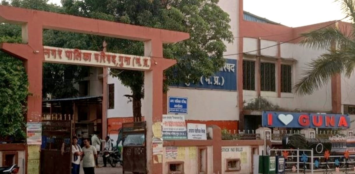 नगर पालिका में सफाई के नाम पर कमाई का खेल, नपाध्यक्ष ने सीएमओ को लिखा पत्र, पूछा किसकी दादागिरी से चल रहा भ्रष्टाचार? | New India Times