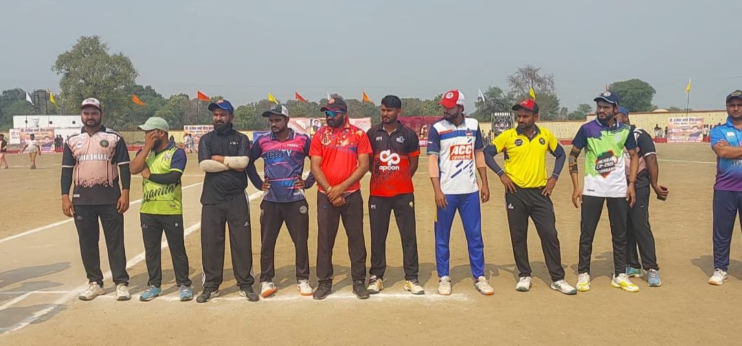 अमानगंज क्रिकेट ग्राउंड में राजेश वर्मा फ्रेंड्स क्लब टूर्नामेंट का भव्य समापन, मोहित 11 बनी विजेता 1 अमानगंज क्रिकेट ग्राउंड में राजेश वर्मा फ्रेंड्स क्लब टूर्नामेंट का भव्य समापन, मोहित 11 बनी विजेता | New India Times