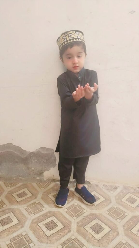 रमज़ान के मुक़द्दस महीने में मासूम बच्चों ने रखा रोज़ा, इबादत में दिखा उत्साह | New India Times