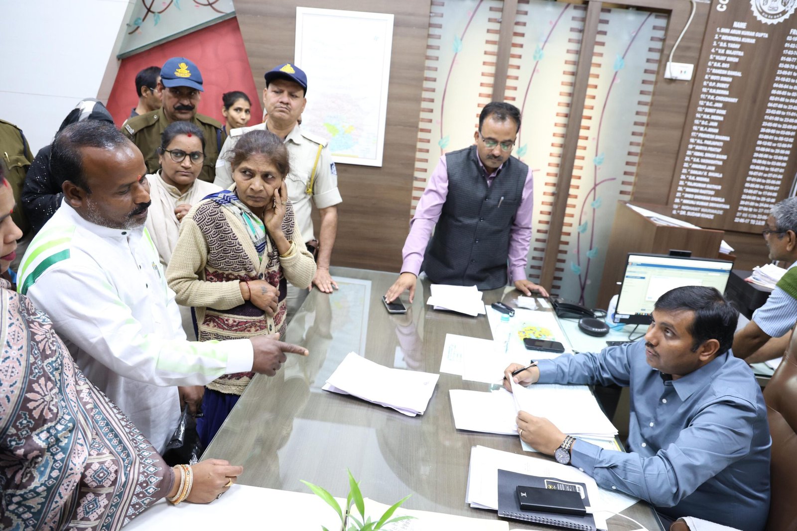 जनसुनवाई में अरविंदो कॉलेज की शिकायत पर कलेक्टर ने लिया संज्ञान, 114 आवेदन हुए प्राप्त | New India Times