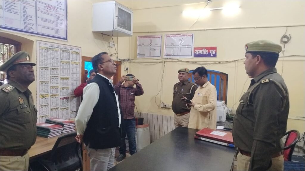 डीएम धर्मेंद्र कुमार सिंह ने बोर्ड परीक्षा कंट्रोल रूम का किया निरीक्षण, सीसीटीवी से केंद्रों की निगरानी 2 डीएम धर्मेंद्र कुमार सिंह ने बोर्ड परीक्षा कंट्रोल रूम का किया निरीक्षण, सीसीटीवी से केंद्रों की निगरानी | New India Times