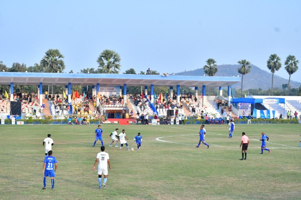 भागलपुर के मैदान में NTPC कहलगांव बना फुटबॉल चैंपियन 3 भागलपुर के मैदान में NTPC कहलगांव बना फुटबॉल चैंपियन | New India Times