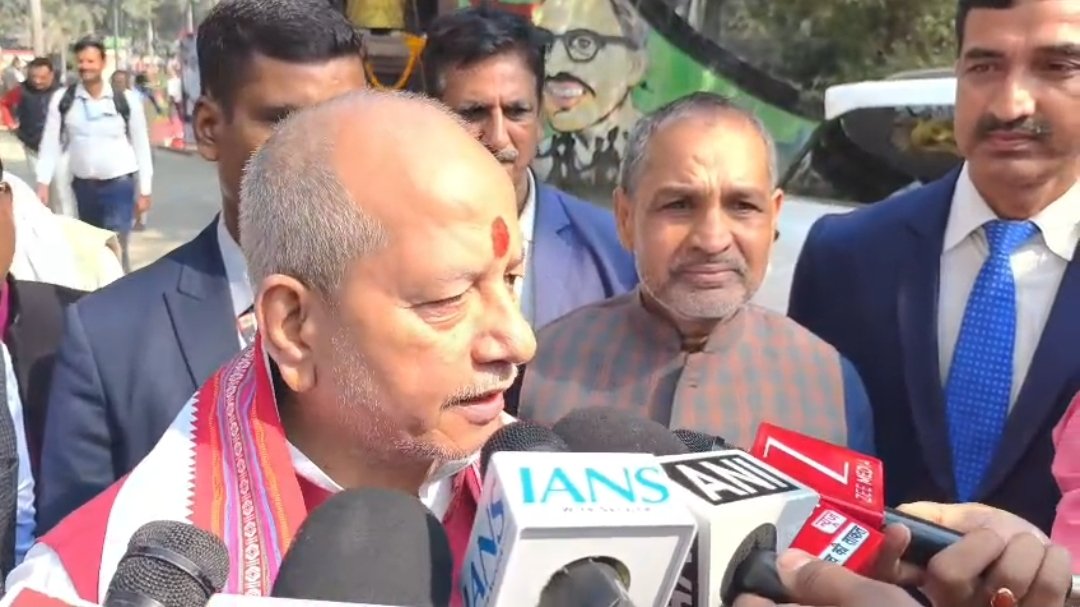 कर्पूरी ठाकुर की पुण्यतिथि पर उपमुख्यमंत्री विजय कुमार सिन्हा ने दी श्रद्धांजलि, बोले: “अभाव में भी स्वभाव नहीं बदले, उनसे प्रेरणा लें लोग 1 कर्पूरी ठाकुर की पुण्यतिथि पर उपमुख्यमंत्री विजय कुमार सिन्हा ने दी श्रद्धांजलि, बोले: “अभाव में भी स्वभाव नहीं बदले, उनसे प्रेरणा लें लोग | New India Times