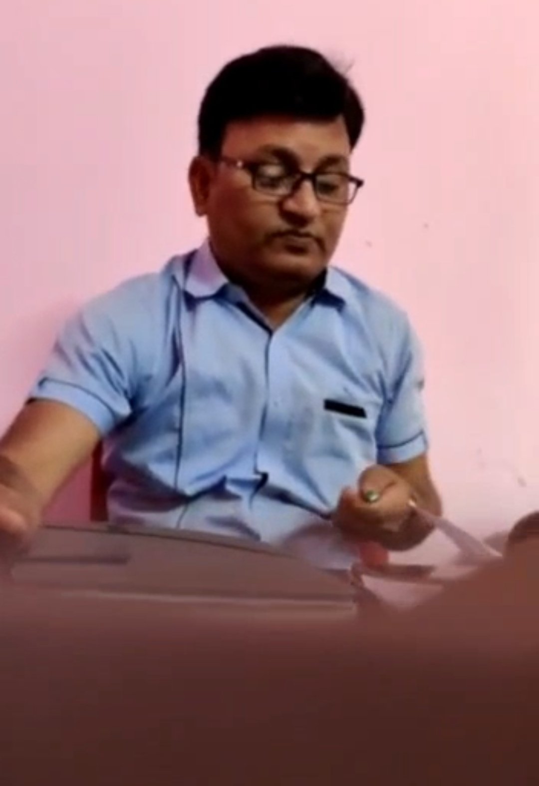 सिद्धार्थनगर स्वास्थ्य विभाग में पटल आवंटन पर सवाल: रुपये लेन-देन के आरोपी को फिर बनाया निजी अस्पतालों का नोडल अधिकारी 1 सिद्धार्थनगर स्वास्थ्य विभाग में पटल आवंटन पर सवाल: रुपये लेन-देन के आरोपी को फिर बनाया निजी अस्पतालों का नोडल अधिकारी | New India Times