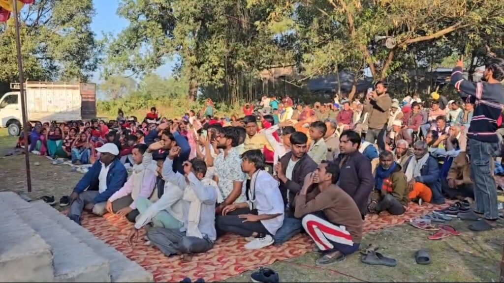 अंबेडकर प्रतिमा चोरी के बाद बदले हालात: पेड़ारी गांव में 18 किलो की नई प्रतिमा स्थापित, बहाल हुई शांति व्यवस्था | New India Times