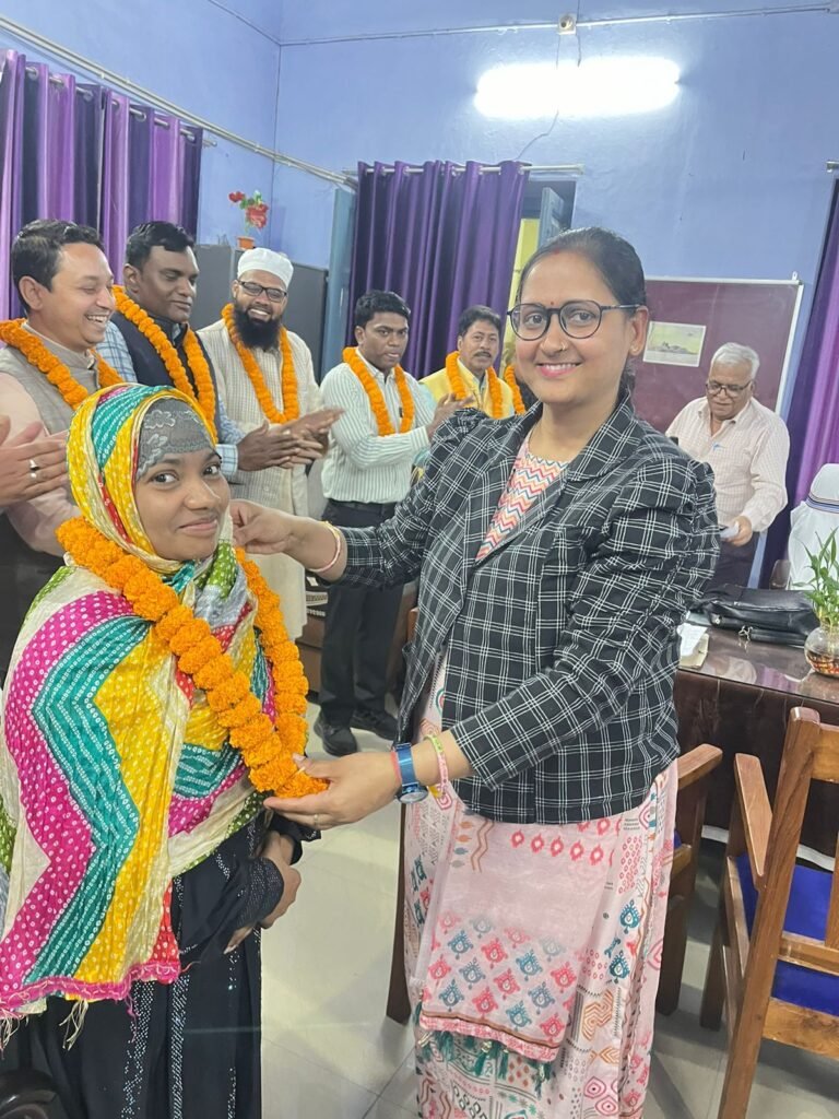 सर्वसम्मति से हुआ शिक्षक संघ का पुनर्गठन, डॉ. राजेश कुमार मिश्रा बने संरक्षक | New India Times