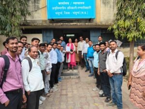 पांढुर्णा में पटवारी संघ ने सौंपा ज्ञापन, अनूपपुर के पटवारियों की समस्याएं उठाईं