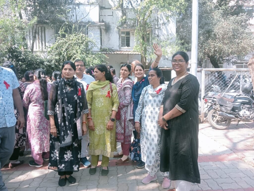 24 साल की सेवा के बाद भी नियमित नहीं: भोपाल में एड्स नियंत्रण कर्मचारियों ने ‘न्याय यात्रा’, निकाल कर सरकार को दी चेतावनी | New India Times
