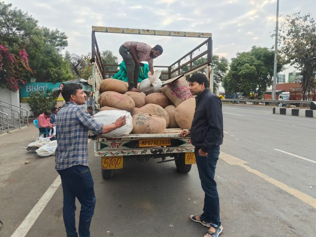 खजूरी सड़क टोल प्लाजा के पास 27 क्विंटल मावा जब्त, मिलावट की आशंका में हुई कार्रवाई | New India Times