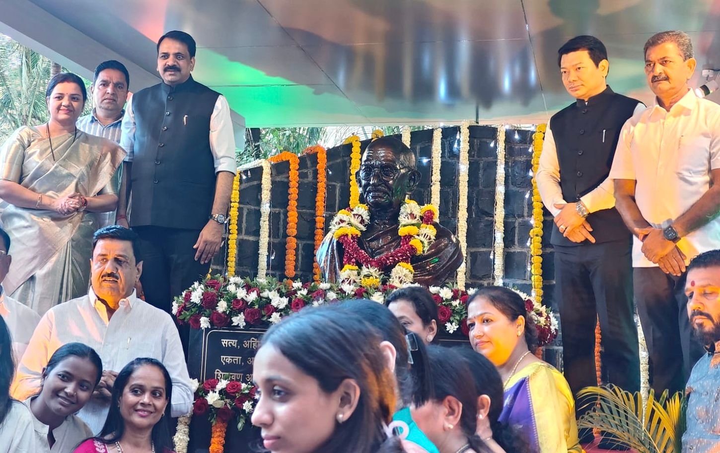 10 साल बाद मनपा मुख्यालय में स्थापित हुआ महात्मा गांधी का अर्धपुतला, 25वें स्थापना दिवस पर हुआ अनावरण | New India Times