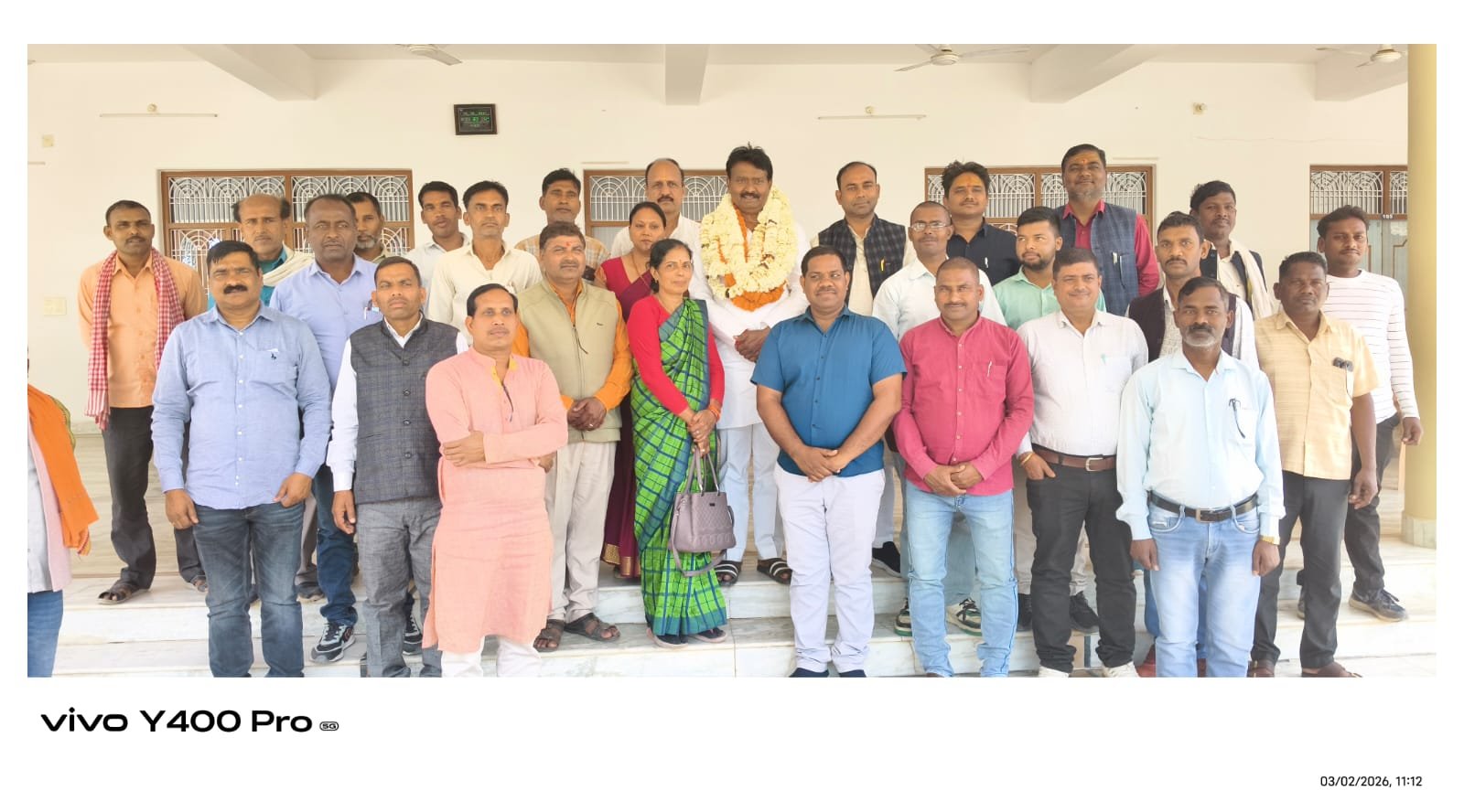 घोरावल में शिक्षामित्रों ने विधायक डॉ. अनिल कुमार मौर्य को मिठाई खिलाकर कैशलेस इलाज व मानदेय वृद्धि पर मुख्यमंत्री का जताया आभार 1 घोरावल में शिक्षामित्रों ने विधायक डॉ. अनिल कुमार मौर्य को मिठाई खिलाकर कैशलेस इलाज व मानदेय वृद्धि पर मुख्यमंत्री का जताया आभार | New India Times