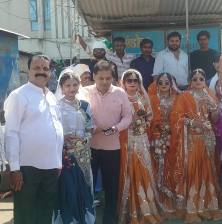 झाबुआ के भगोरिया हाट में उमड़ा जनसैलाब, पारंपरिक रंग में रंगा आदिवासी अंचल 4 झाबुआ के भगोरिया हाट में उमड़ा जनसैलाब, पारंपरिक रंग में रंगा आदिवासी अंचल | New India Times