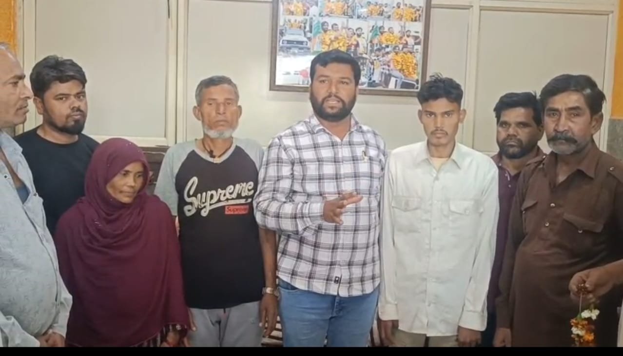 चार माह की मेहनत रंग लाई: नेपाल से भटके युवक को परिवार से मिलाकर रायसेन ने पेश की मानवता की मिसाल 1 चार माह की मेहनत रंग लाई: नेपाल से भटके युवक को परिवार से मिलाकर रायसेन ने पेश की मानवता की मिसाल | New India Times